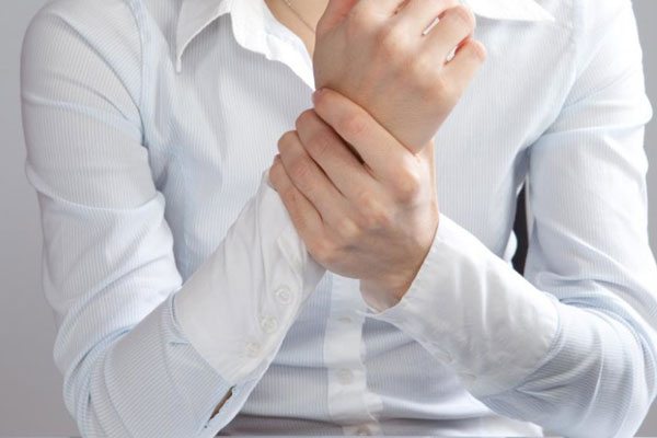 wrist-pain-as-it-is-related-to-typing-1170x563