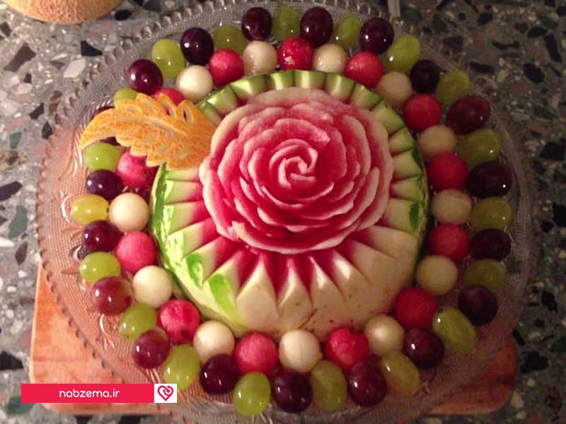تزیین جذاب هندوانه و انار برای شب یلدا