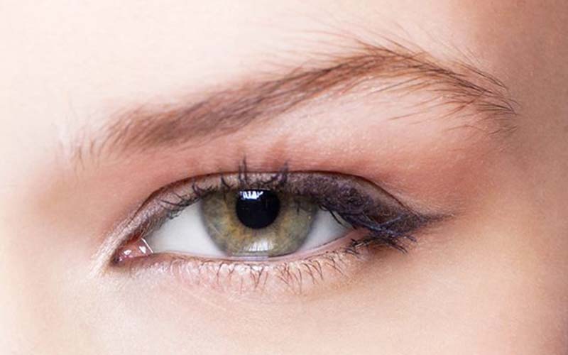 آرایش چشم ریز