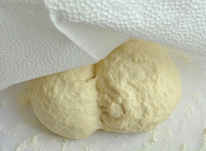 استفاده از دستمال آشپزخانه برای خمیر